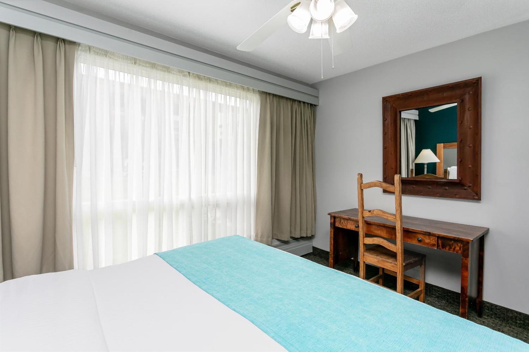 Tonquin Inn Jasper Phòng bức ảnh